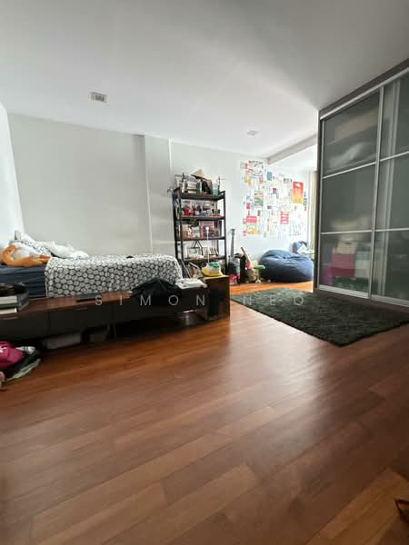 Serangoon Garden Estate, Chartwell Drive, 7 Bedrooms, 5,000 sqft, Semi-Detached House For Rent, by Simon Neo, 500127699 - Bedroom - PropertyGuru.com.sg