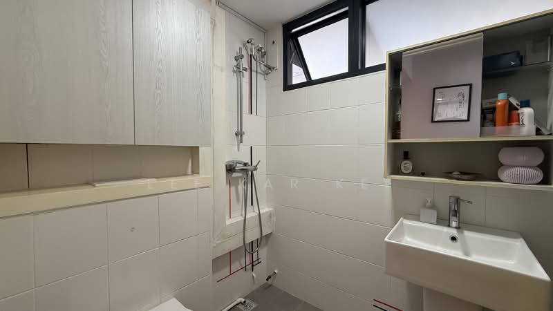 89 Dawson Road, 89 Dawson Road, 3 Bedrooms, 1,044 sqft, HDB Flat For Rent, by Lee Kar Kei, 500127712 - Bathroom - PropertyGuru.com.sg