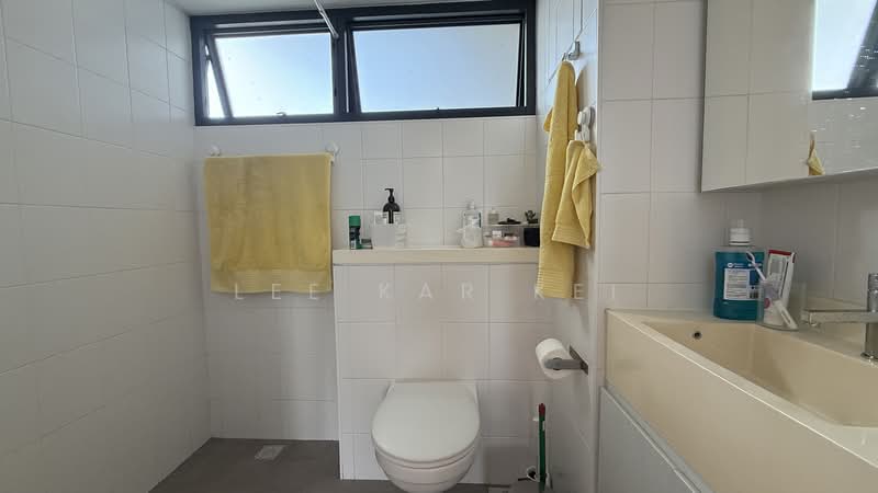 89 Dawson Road, 89 Dawson Road, 3 Bedrooms, 1,044 sqft, HDB Flat For Rent, by Lee Kar Kei, 500127712 - Bathroom - PropertyGuru.com.sg