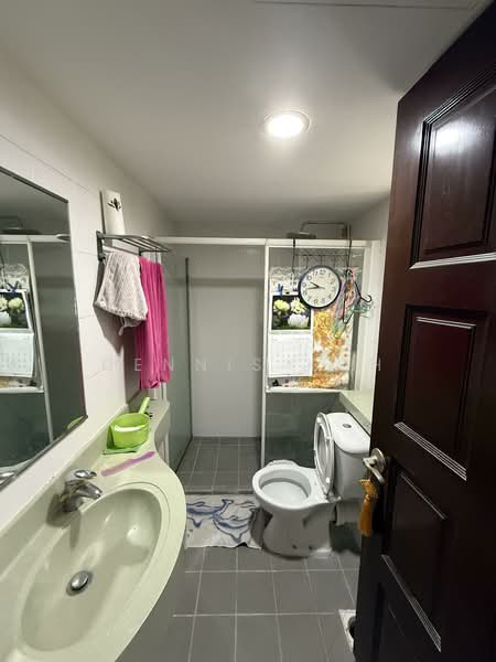269D Compassvale Link, 269D Compassvale Link, 3 Bedrooms, 980 sqft, HDB Flat For Sale, by Dennis Koh, 500127717 - Bathroom - PropertyGuru.com.sg