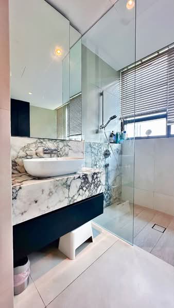 Leonie Parc View, 22 Leonie Hill Road, 4 Bedrooms, 2,013 sqft, Apartment For Sale, by Paul Ryan Soh, 500127721 - Master Bathroom - PropertyGuru.com.sg