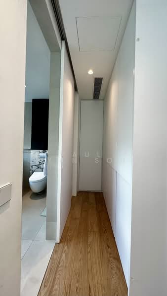 Leonie Parc View, 22 Leonie Hill Road, 4 Bedrooms, 2,013 sqft, Apartment For Sale, by Paul Ryan Soh, 500127721 - Walk in wardrobe - PropertyGuru.com.sg