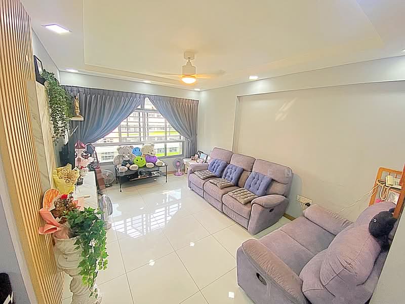 621B Tampines Street 61, 621B Tampines Street 61, 3 Bedrooms, 1,001 sqft, HDB Flat For Sale, by Eugene Chen, 500127723 - Living Room - PropertyGuru.com.sg