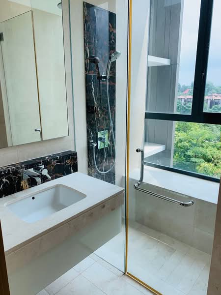 Parvis, 18 Holland Hill, 2 Bedrooms, 990 sqft, Condominium For Rent, by Justin Kong, 500127724 - Bathroom - PropertyGuru.com.sg