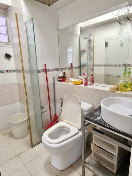 383 Bukit Batok West Avenue 5, 383 Bukit Batok West Avenue 5, 3 Bedrooms, 968 sqft, HDB Flat For Sale, by Ong Shirley, 500127728 - PropertyGuru.com.sg
