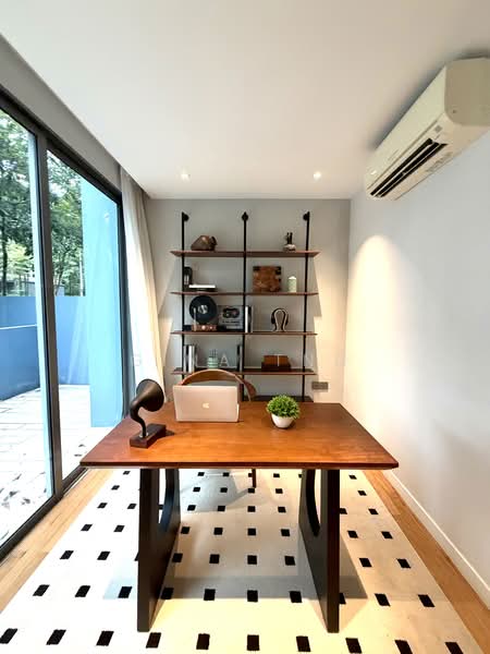Skies Miltonia, 3 Miltonia Close, 5 Bedrooms, 4,672 sqft, Condominium For Sale, by Gina Tng, 500127738 - Study - PropertyGuru.com.sg