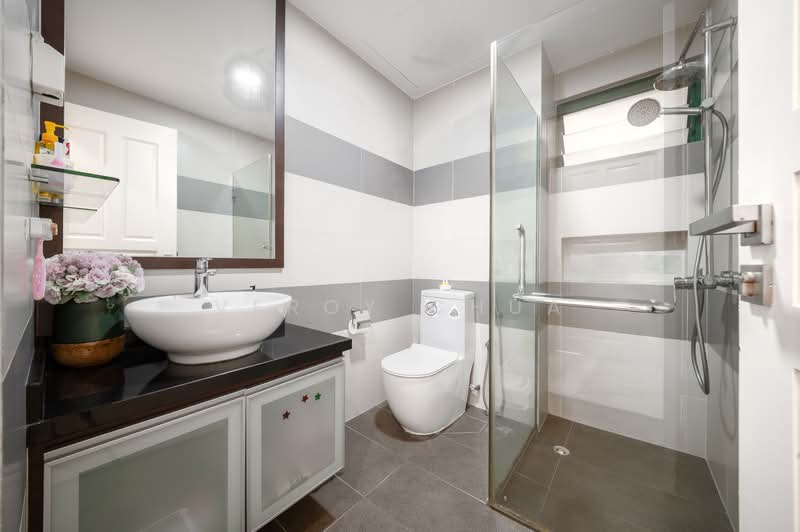 Hillview Heights, 27 Hillview Avenue, 3 Bedrooms, 1,257 sqft, Condominium For Sale, by Veroy Chua, 500127739 - Bathroom - PropertyGuru.com.sg