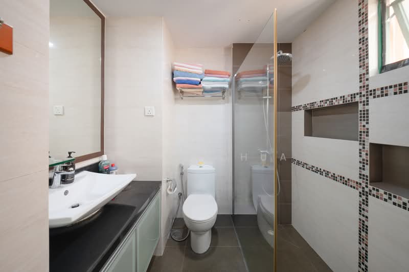 Hillview Heights, 27 Hillview Avenue, 3 Bedrooms, 1,257 sqft, Condominium For Sale, by Veroy Chua, 500127739 - Bathroom - PropertyGuru.com.sg