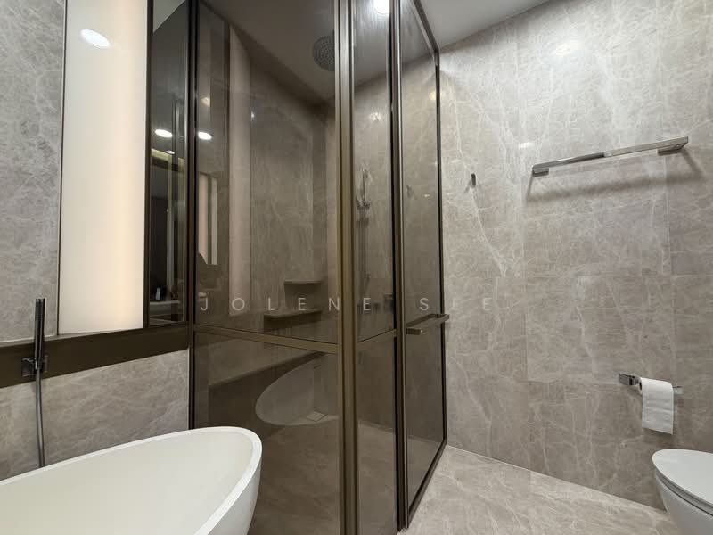 19 Nassim, 19 Nassim Hill, 3 Bedrooms, 1,830 sqft, Condominium For Sale, by Jolene See, 500127742 - Master Bathroom - PropertyGuru.com.sg