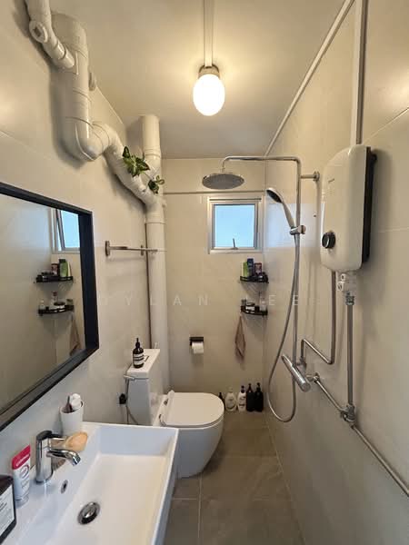 185 Bishan Street 13, 185 Bishan Street 13, 2 Bedrooms, 689 sqft, HDB Flat For Sale, by Dylan Lee, 500127752 - Bathroom - PropertyGuru.com.sg