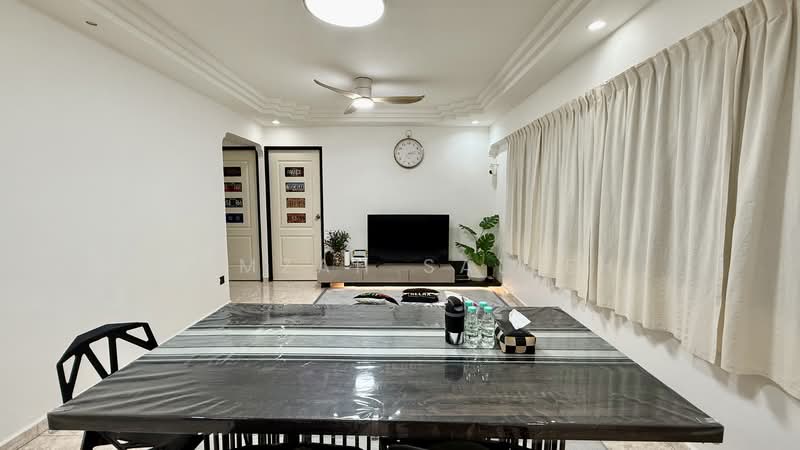 692A Choa Chu Kang Crescent, 692A Choa Chu Kang Crescent, 3 Bedrooms, 969 sqft, HDB Flat For Sale, by Hamzah Salleh, 500127757 - Living Room - PropertyGuru.com.sg