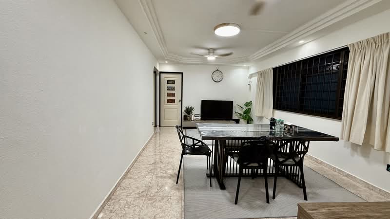 692A Choa Chu Kang Crescent, 692A Choa Chu Kang Crescent, 3 Bedrooms, 969 sqft, HDB Flat For Sale, by Hamzah Salleh, 500127757 - Living Room - PropertyGuru.com.sg