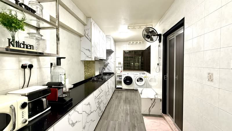 692A Choa Chu Kang Crescent, 692A Choa Chu Kang Crescent, 3 Bedrooms, 969 sqft, HDB Flat For Sale, by Hamzah Salleh, 500127757 - Kitchen - PropertyGuru.com.sg