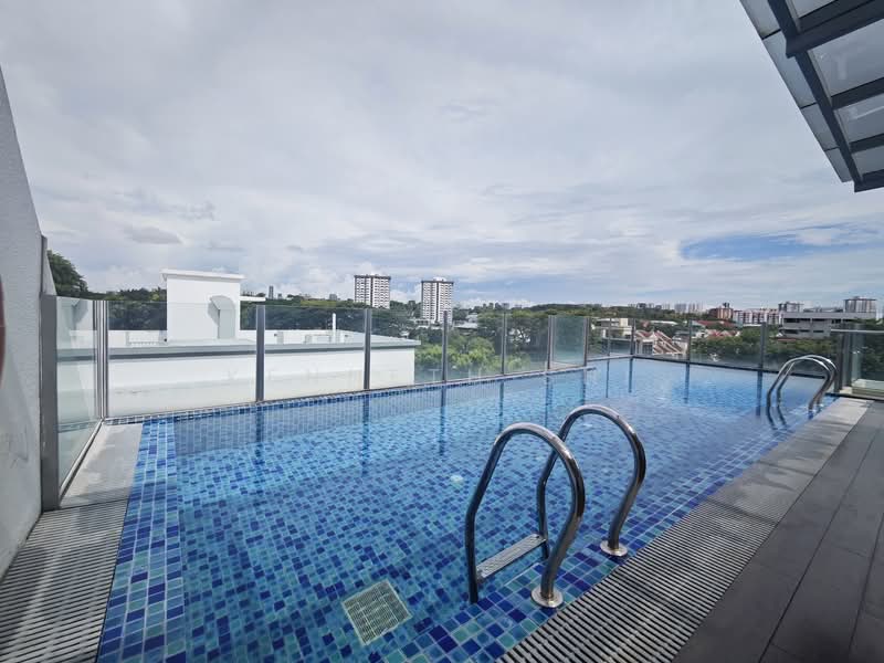 Dunearn Suites, 404 Dunearn Road, 3 Bedrooms, 1,421 sqft, Condominium For Rent, by Kenneth Shi, 500127767 - Pool - PropertyGuru.com.sg