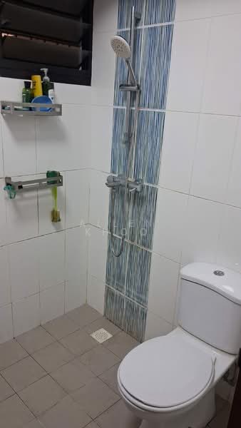 63 Greentops @ Sims Place, 63 Sims Place, Room Rental, 150 sqft, HDB Flat For Rent, by Allen Khoo, 500127774 - Bathroom - PropertyGuru.com.sg