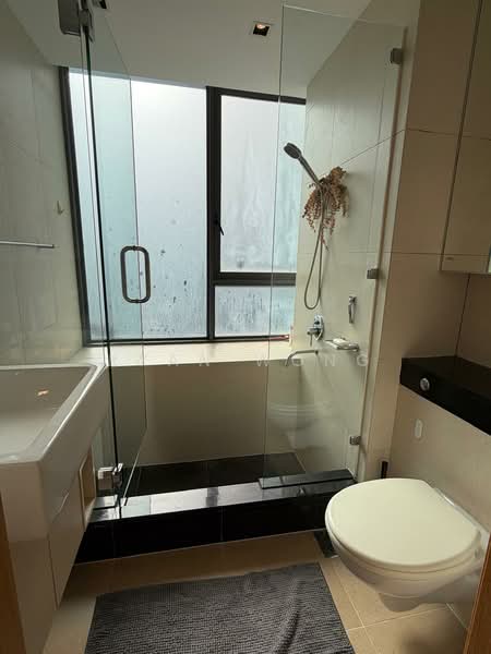 The Beacon, 130 Cantonment Road, 2 Bedrooms, 969 sqft, Apartment For Rent, by Ryan Wong, 500127776 - Bathroom - PropertyGuru.com.sg