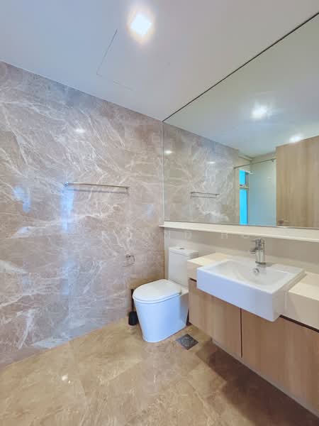 Caspian, 50 Lakeside Drive, 3 Bedrooms, 1,195 sqft, Condominium For Rent, by Desmond Ho, 500127780 - Bathroom - PropertyGuru.com.sg