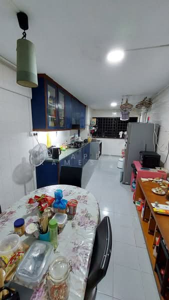 412 Commonwealth Avenue West, 412 Commonwealth Avenue West, 3 Bedrooms, 1,045 sqft, HDB Flat For Rent, by Iyyappan Ramesh Babu, 500127781 - Kitchen - PropertyGuru.com.sg