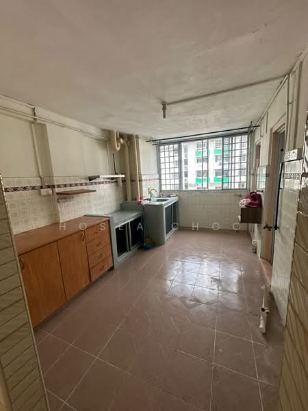 17 Eunos Crescent, 17 Eunos Crescent, 2 Bedrooms, 635 sqft, HDB Flat For Sale, by Hosea Choo, 500127783 - Kitchen - PropertyGuru.com.sg