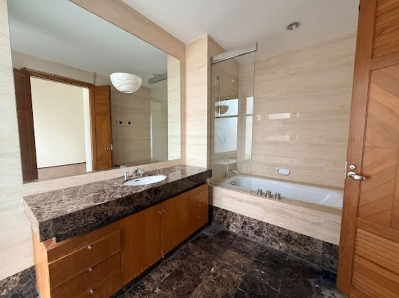 Belmont Road, Belmont road, Leedon road, holland road, 6 Bedrooms, 7,200 sqft, Good Class Bungalow For Rent, by Henry Lim, 500127794 - Bathroom - PropertyGuru.com.sg