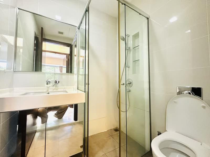 The Mercury, 38 Shanghai Road, 2 Bedrooms, 1,044 sqft, Condominium For Rent, by Angie Yap, 500127805 - Bathroom - PropertyGuru.com.sg