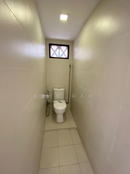 Townerville, 47 McNair Road, 3 Bedrooms, 2,424 sqft, Conservation House For Rent, by Eric Gan, 500127831 - Bathroom - PropertyGuru.com.sg