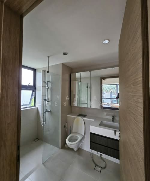 The Palette, 103 Pasir Ris Grove, 2 Bedrooms, 720 sqft, Condominium For Rent, by Iyyappan Ramesh Babu, 500127833 - Bathroom - PropertyGuru.com.sg