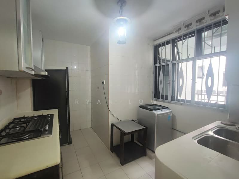 341 Sembawang Close, 341 Sembawang Close, 3 Bedrooms, 1,023 sqft, HDB Flat For Rent, by Ryan Low, 500127839 - Kitchen - PropertyGuru.com.sg