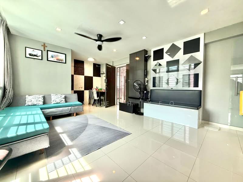 102D Punggol Field, 102D Punggol Field, 3 Bedrooms, 969 sqft, HDB Flat For Sale, by Kenneth Yeo, 500127841 - Living Room - PropertyGuru.com.sg
