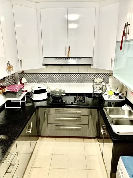 404B Fernvale Lane, 404B Fernvale Lane, 3 Bedrooms, 1,227 sqft, HDB Flat For Sale, by Caroline Yang, 500127867 - Kitchen - PropertyGuru.com.sg