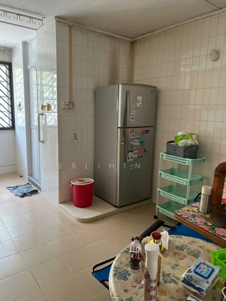 107 Simei Street 1, 107 Simei Street 1, 4 Bedrooms, 122 sqft, HDB Flat For Sale, by Salihin ., 500127894 - Kitchen - PropertyGuru.com.sg