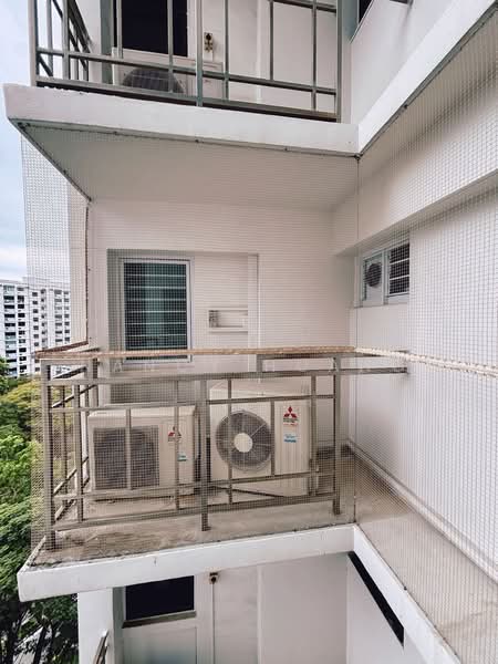 958 Hougang Street 91, 958 Hougang Street 91, 3 Bedrooms, 1,248 sqft, HDB Flat For Sale, by Nancy Huang, 500127898 - Aircon ledge enclosed with fence  - PropertyGuru.com.sg