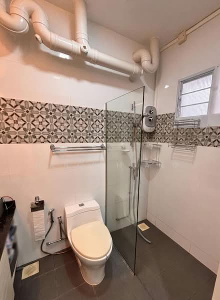958 Hougang Street 91, 958 Hougang Street 91, 3 Bedrooms, 1,248 sqft, HDB Flat For Sale, by Nancy Huang, 500127898 - Master Bathroom - PropertyGuru.com.sg