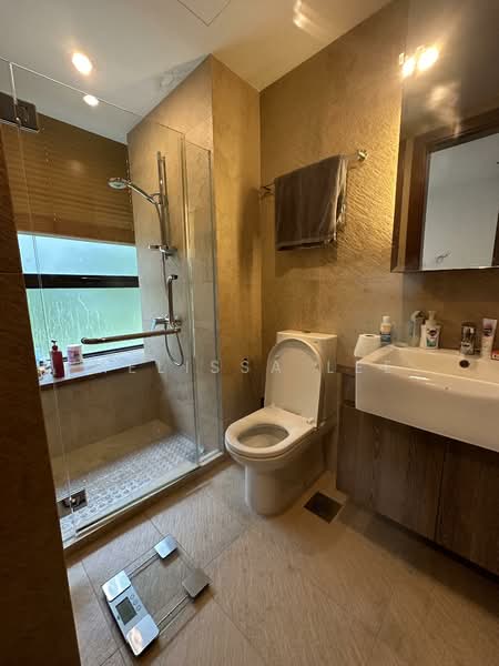 Eleven @ Holland, 11 Holland Link, 4 Bedrooms, 3,821 sqft, Cluster House For Rent, by Melissa Lee, 500127919 - Bathroom - PropertyGuru.com.sg