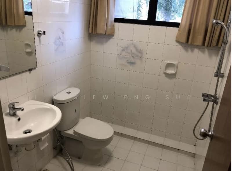 Spanish Village, 56 Farrer Road, 3 Bedrooms, 1,647 sqft, Condominium For Rent, by Lim Siew Eng Sue, 500127923 - Bathroom - PropertyGuru.com.sg