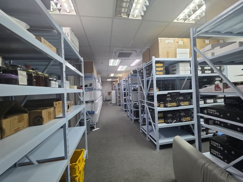 EPL Building, 1100 Lower Delta Road, 1,000 sqft, Light Industrial (B1) For Rent, by Eric Gan, 500127943 - 1,200 sqft, Ground floor Unit - CommercialGuru.com.sg