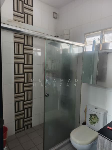 871B Tampines Street 86, 871B Tampines Street 86, 3 Bedrooms, 1,001 sqft, HDB Flat For Sale, by Muhamad Harizan, 500127948 - Bathroom - PropertyGuru.com.sg
