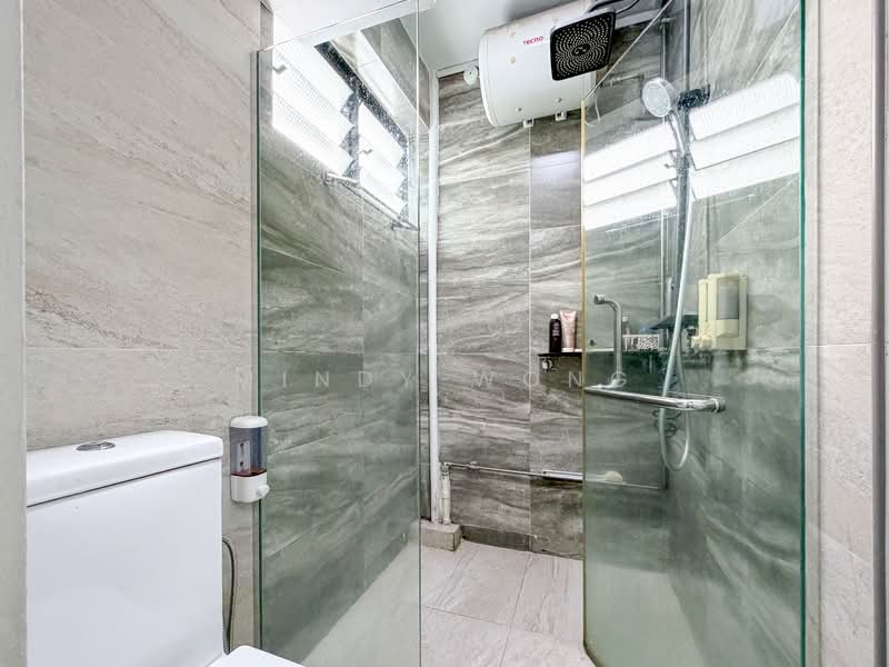238 Yishun Ring Road, 238 Yishun Ring Road, 3 Bedrooms, 1,302 sqft, HDB Flat For Sale, by Mindy Wong, 500127952 - Bathroom - PropertyGuru.com.sg
