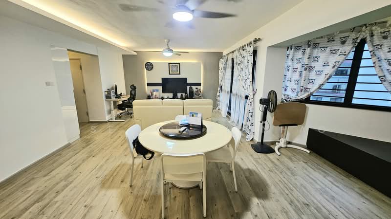 656A Jurong West Street 61, 656A Jurong West Street 61, 3 Bedrooms, 1,431 sqft, HDB Flat For Sale, by Jose Loh Zhenhao, 500127970 - Living Room - PropertyGuru.com.sg