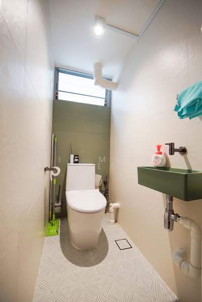 5 Ghim Moh Road, 5 Ghim Moh Road, Room Rental, 136 sqft, HDB Flat For Rent, by Sim Meng Wee, 500127976 - Bathroom - PropertyGuru.com.sg
