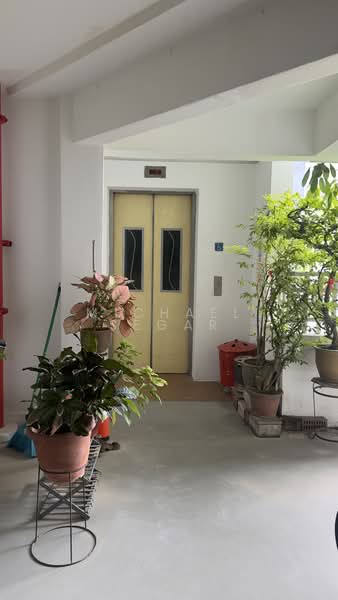 414 Jurong West Street 42, 414 Jurong West Street 42, 3 Bedrooms, 1,108 sqft, HDB Flat For Sale, by Michael Segar, 500127979 - Corridor - PropertyGuru.com.sg
