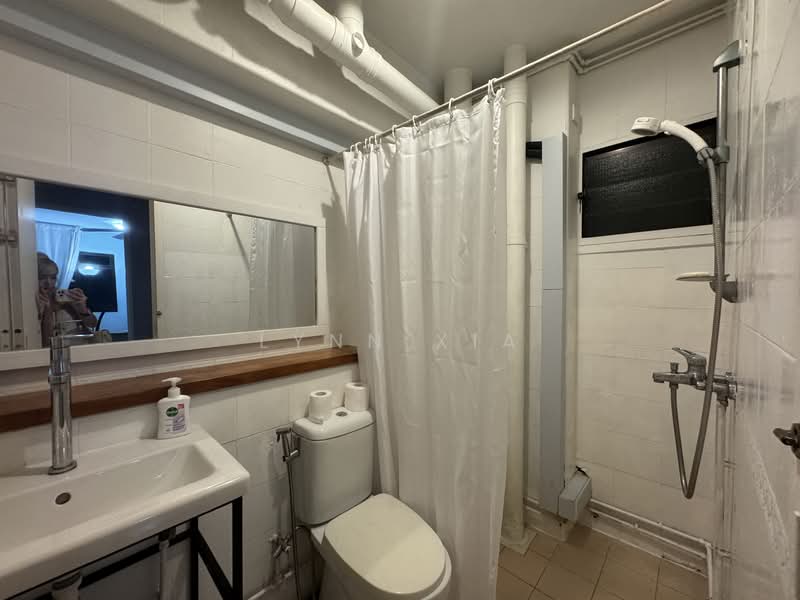 658B Jurong West Street 65, 658B Jurong West Street 65, 3 Bedrooms, 1,184 sqft, HDB Flat For Rent, by Lynn Xia, 500127985 - Bathroom - PropertyGuru.com.sg