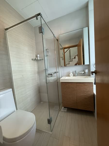 Carabelle, 51 West Coast Way, 5 Bedrooms, 2,110 sqft, Condominium For Sale, by Joshua Lim, 500127987 - Bathroom - PropertyGuru.com.sg