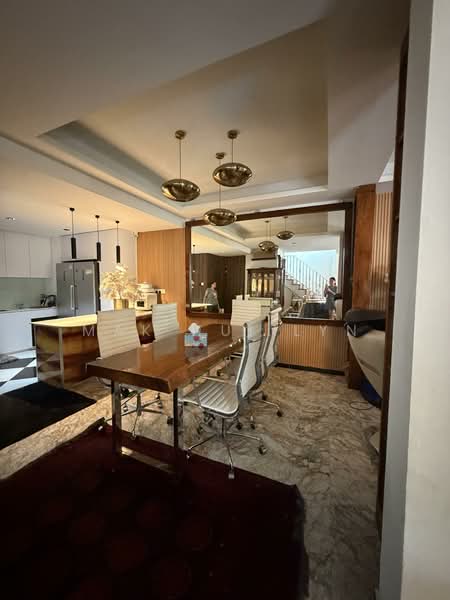 Well Renovated 2 Storey Corner Terrace in Kembangan. Next to Park Connector!, Jalan Paras / Jalan Senang, 4 Bedrooms, 2,400 sqft, Corner Terrace For Sale, by Mak Hui Lyn, 500127988 - Kitchen - PropertyGuru.com.sg