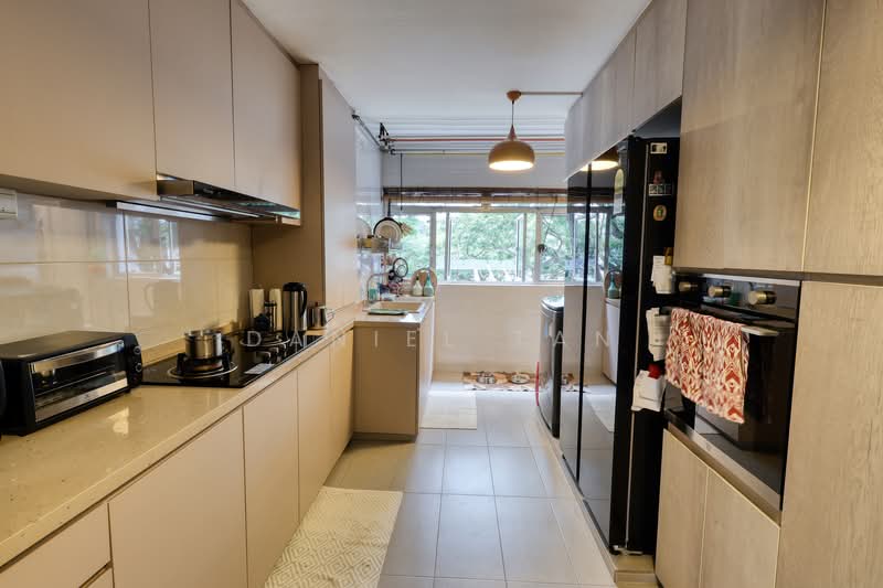704 Bedok Reservoir Road, 704 Bedok Reservoir Road, 2 Bedrooms, 882 sqft, HDB Flat For Sale, by Daniel Tan, 500127989 - Kitchen - PropertyGuru.com.sg
