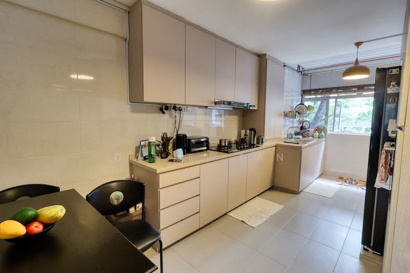 704 Bedok Reservoir Road, 704 Bedok Reservoir Road, 2 Bedrooms, 882 sqft, HDB Flat For Sale, by Daniel Tan, 500127989 - Kitchen - PropertyGuru.com.sg