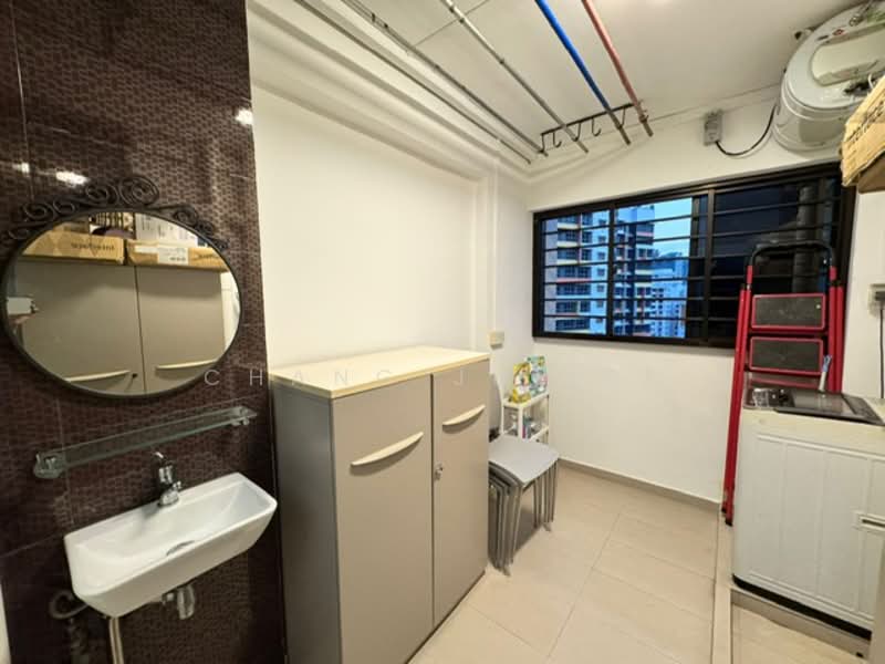269 Toh Guan Road, 269 Toh Guan Road, 3 Bedrooms, 1,291 sqft, HDB Flat For Sale, by Chang Juliet, 500127996 - Yard - PropertyGuru.com.sg