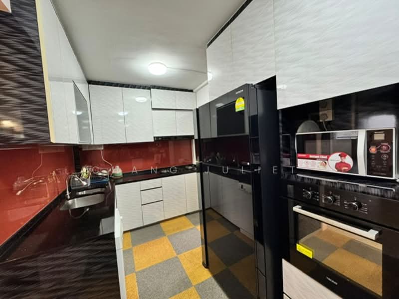 269 Toh Guan Road, 269 Toh Guan Road, 3 Bedrooms, 1,291 sqft, HDB Flat For Sale, by Chang Juliet, 500127996 - Kitchen - PropertyGuru.com.sg
