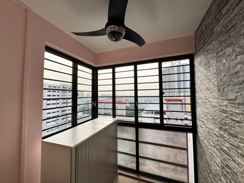 269 Toh Guan Road, 269 Toh Guan Road, 3 Bedrooms, 1,291 sqft, HDB Flat For Sale, by Chang Juliet, 500127996 - Balcony - PropertyGuru.com.sg