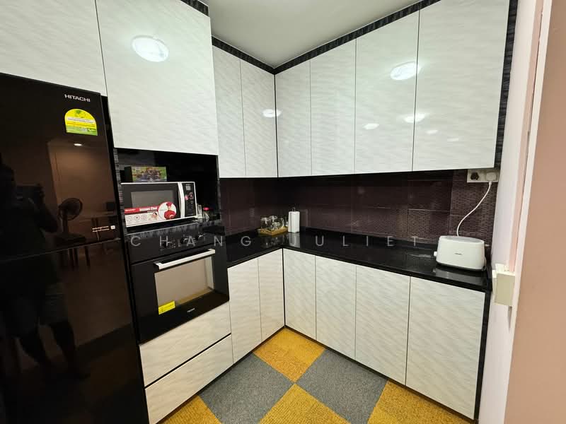 269 Toh Guan Road, 269 Toh Guan Road, 3 Bedrooms, 1,291 sqft, HDB Flat For Sale, by Chang Juliet, 500127996 - Kitchen - PropertyGuru.com.sg